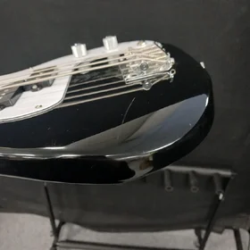 Damaged Artist APG34 Black 3/4 Size Bass Guitar w/ Accessories thumbnail
