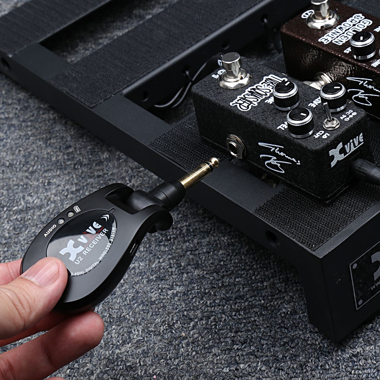 Xvive U2 Black Guitar Wireless System