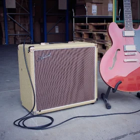 Customer Returned Artist TweedTone20R 20 Watt Tube Guitar Amp Combo thumbnail