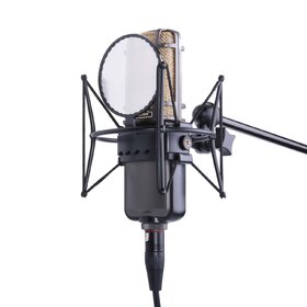 Superlux R102 MKII Ribbon Microphone + Shock Mount + Pop Filter + Lead